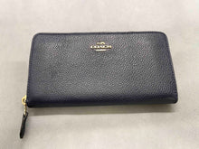 Load image into Gallery viewer, COACH - Accordion Zip Wallet-Black