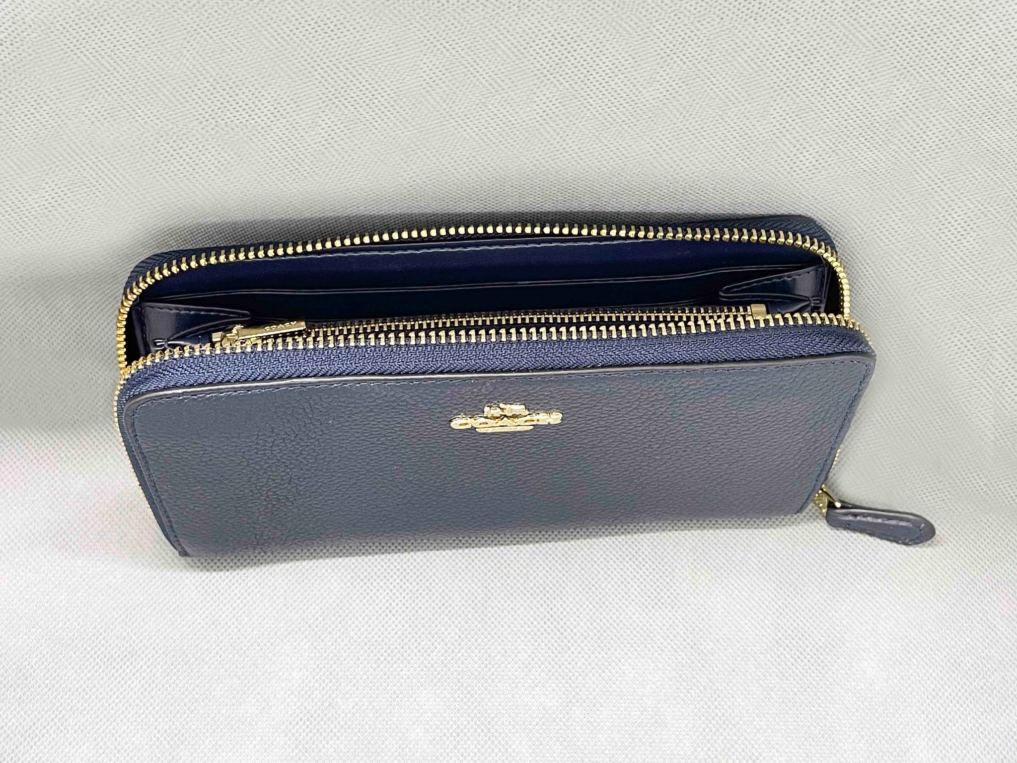 COACH Accordion Zip Wallet-Black – Chi Heng Foundation Canada